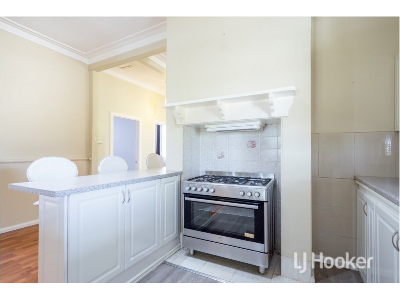 6 Moore Street, Collie WA 6225