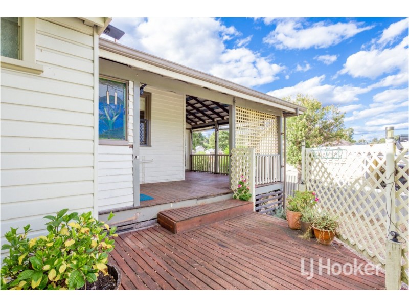6 Moore Street, Collie WA 6225