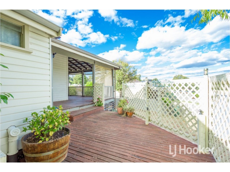 6 Moore Street, Collie WA 6225