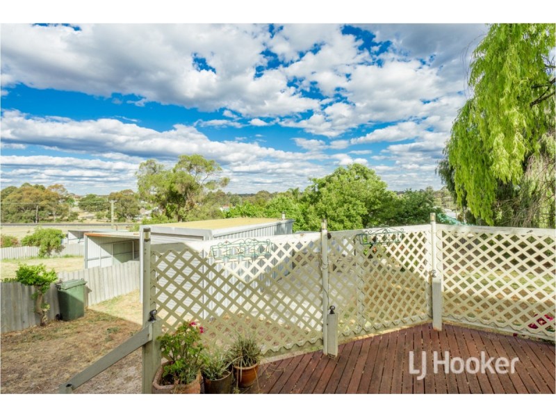 6 Moore Street, Collie WA 6225