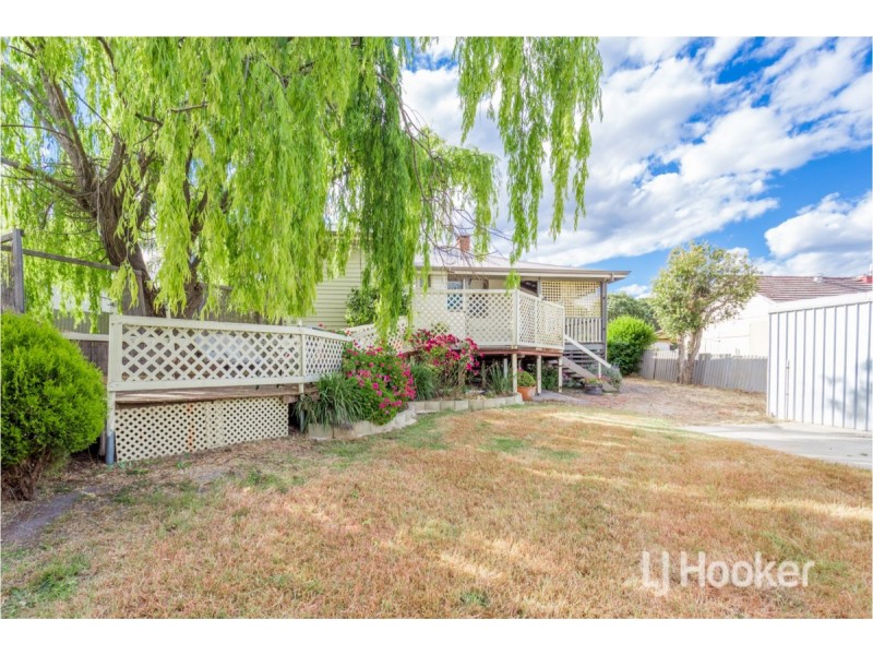6 Moore Street, Collie WA 6225