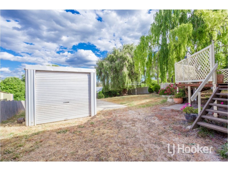 6 Moore Street, Collie WA 6225