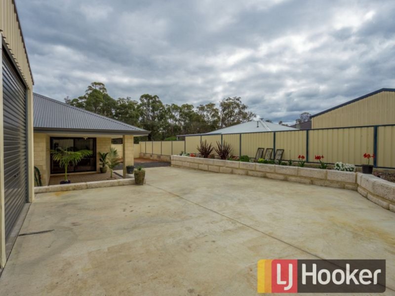 8 Delahunty Street, Collie WA 6225