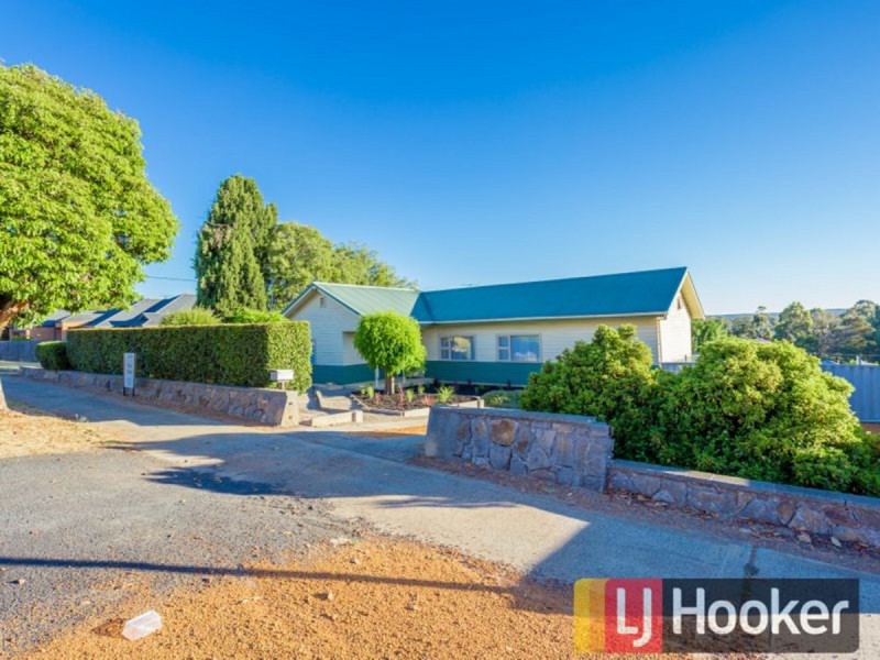 55 Deakin Street, Collie WA 6225