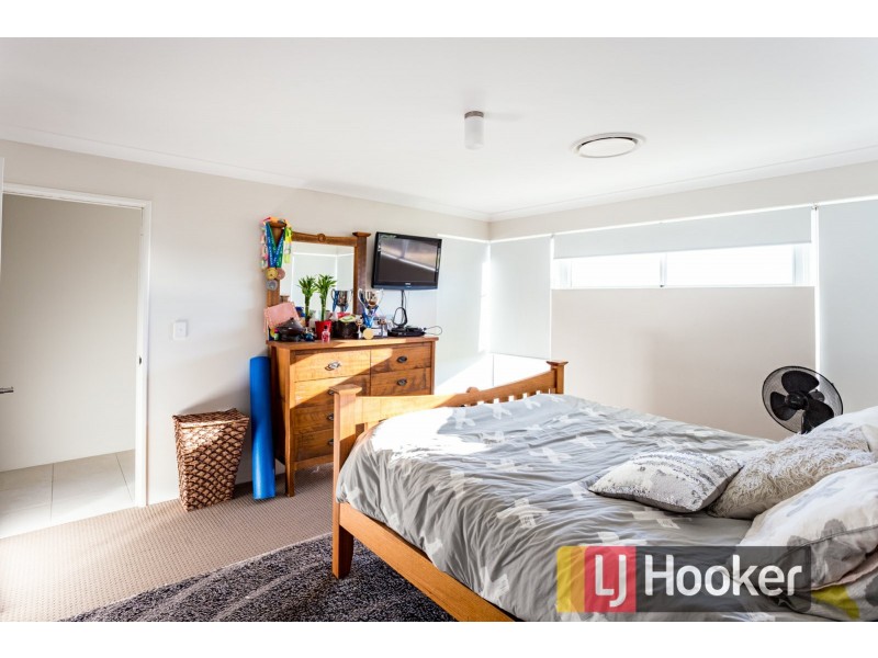 22 Hazelgrove Crescent, Millbridge WA 6232