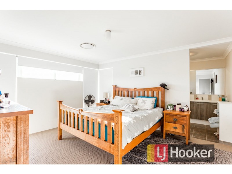 22 Hazelgrove Crescent, Millbridge WA 6232