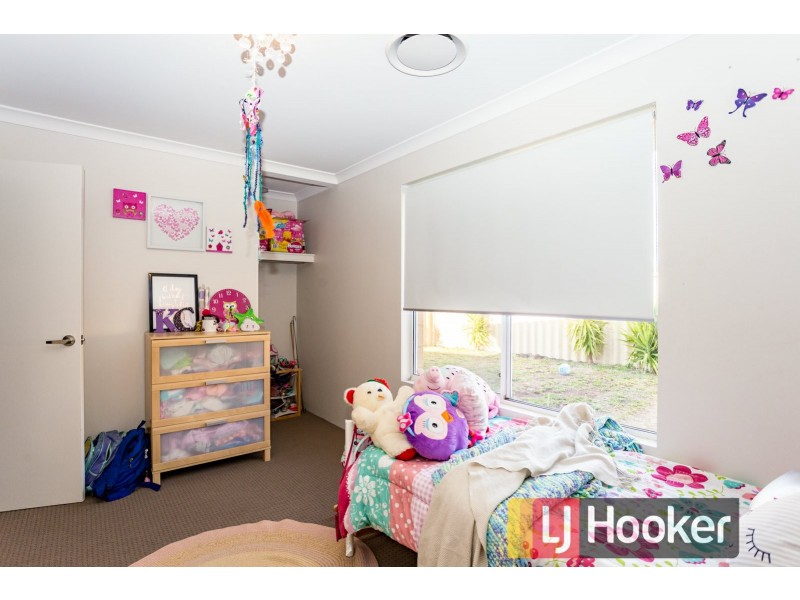 22 Hazelgrove Crescent, Millbridge WA 6232