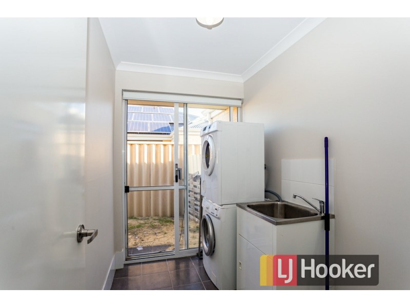 22 Hazelgrove Crescent, Millbridge WA 6232