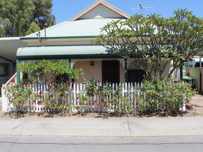 2 Buswell Street, East Bunbury WA 6230