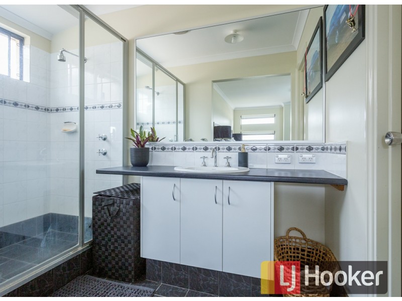 8 Apsley Circle, Millbridge WA 6232