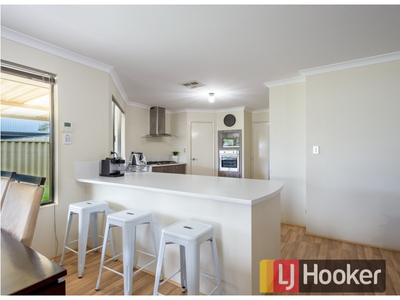 8 Apsley Circle, Millbridge WA 6232