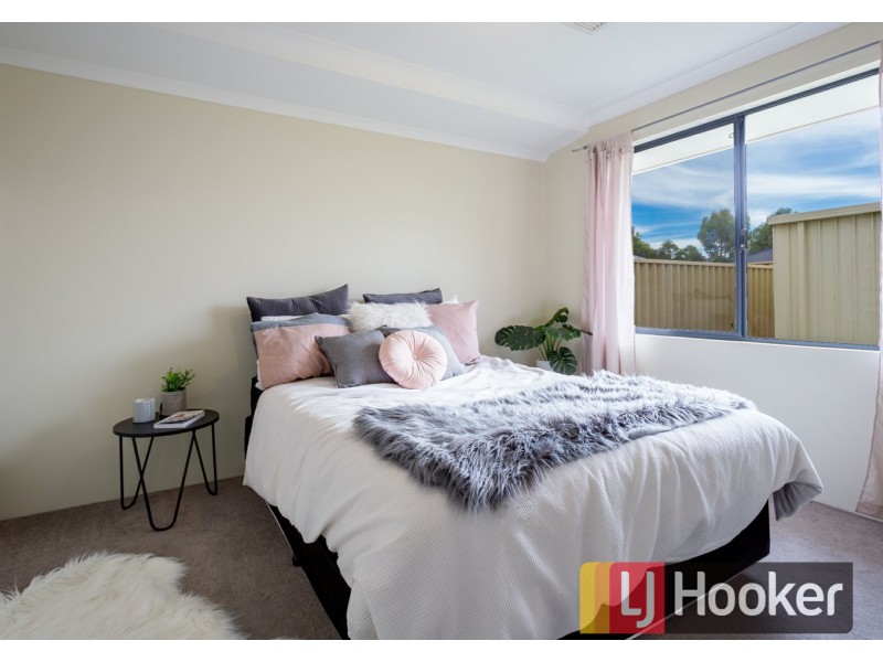 8 Apsley Circle, Millbridge WA 6232