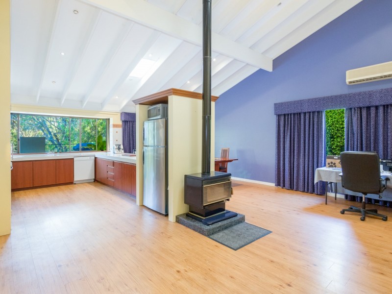 60 Lucy Victoria Avenue, Australind WA 6233