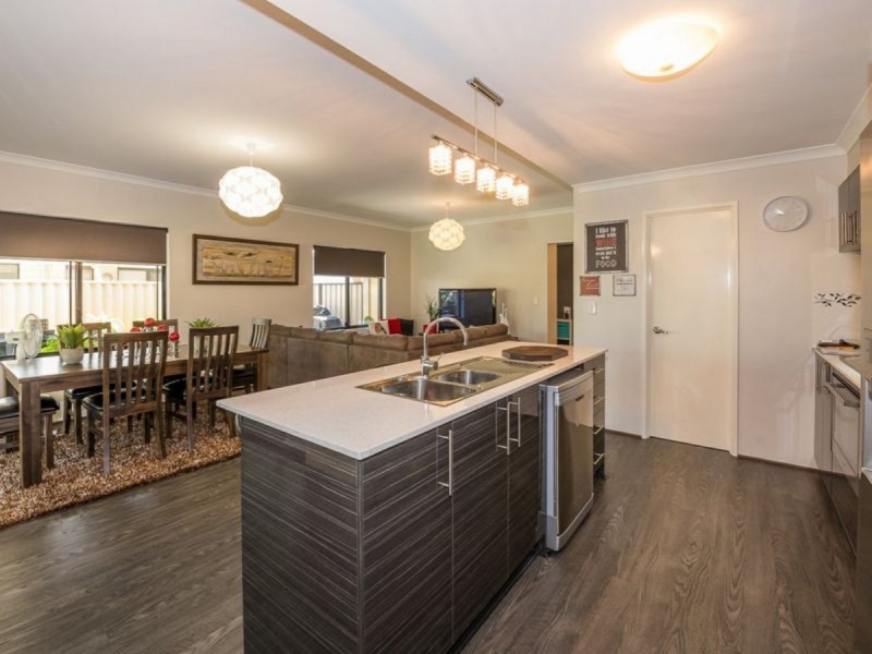 9 Swan Avenue, Millbridge WA 6232