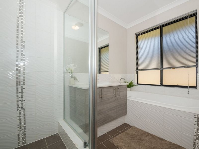 9 Swan Avenue, Millbridge WA 6232