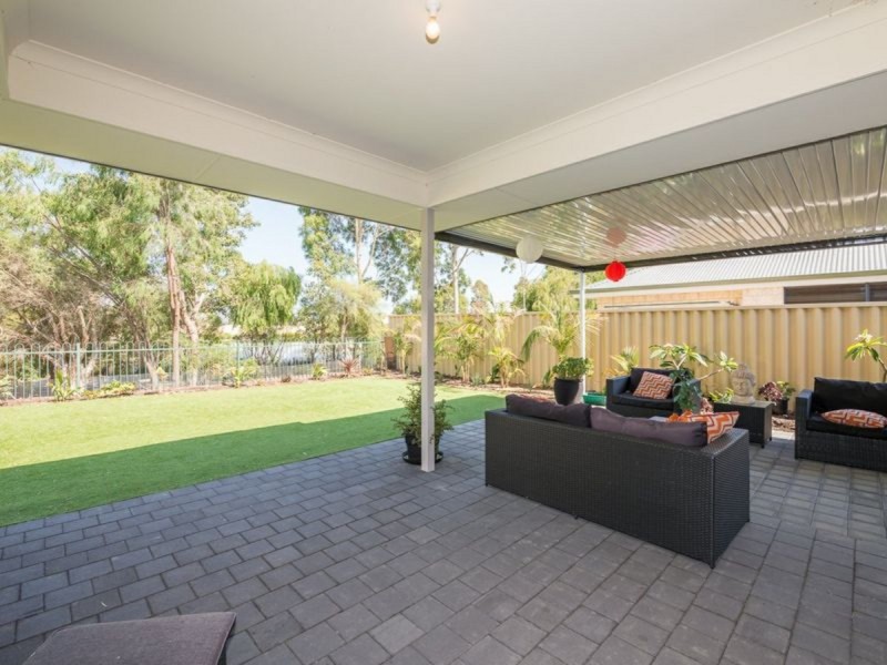 9 Swan Avenue, Millbridge WA 6232