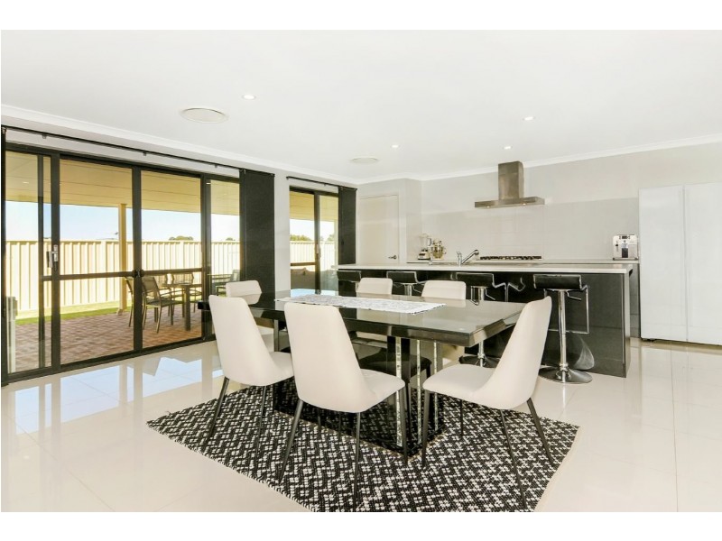 12 Woodbine Ridge, Eaton WA 6232