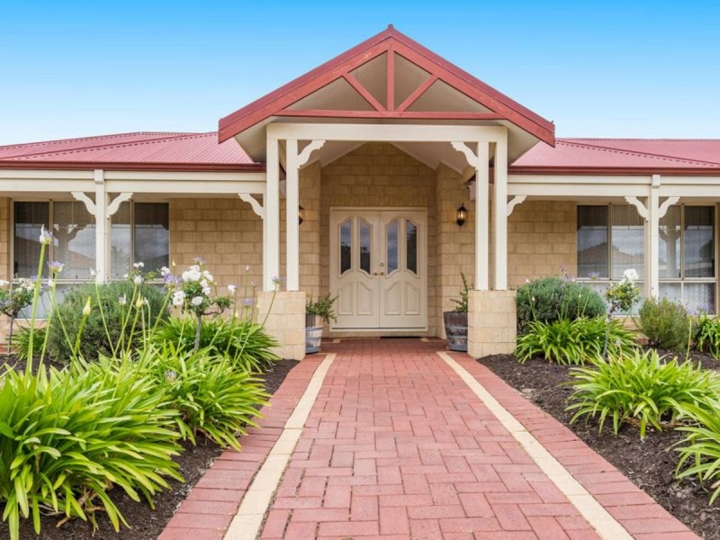 61 Braidwood Drive, Australind WA 6233