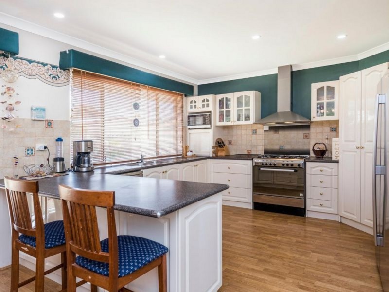 61 Braidwood Drive, Australind WA 6233