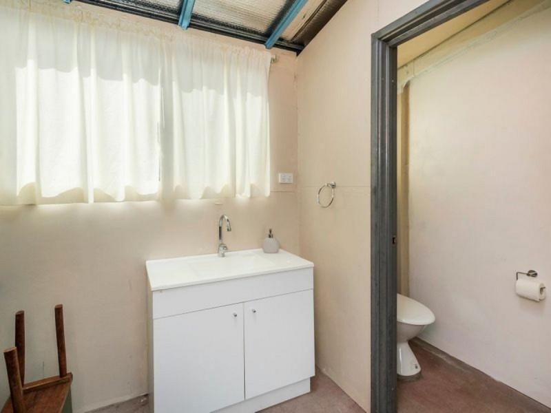 22 Carma Avenue, Collie WA 6225