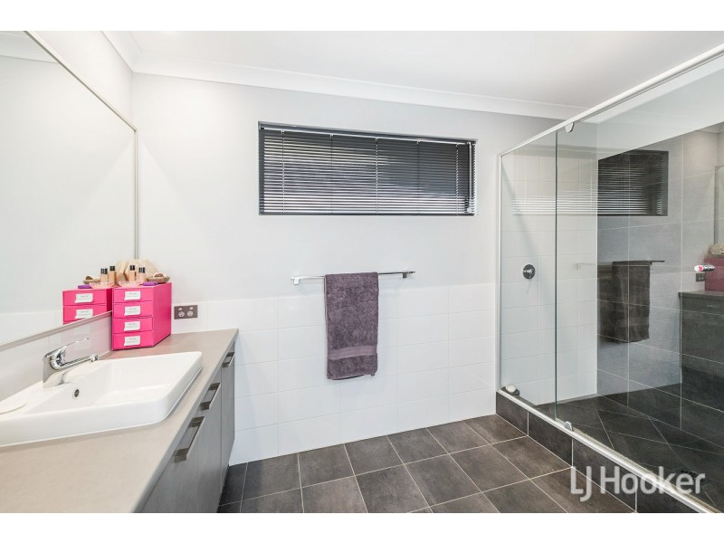 25 Melaleuca Drive, College Grove WA 6230