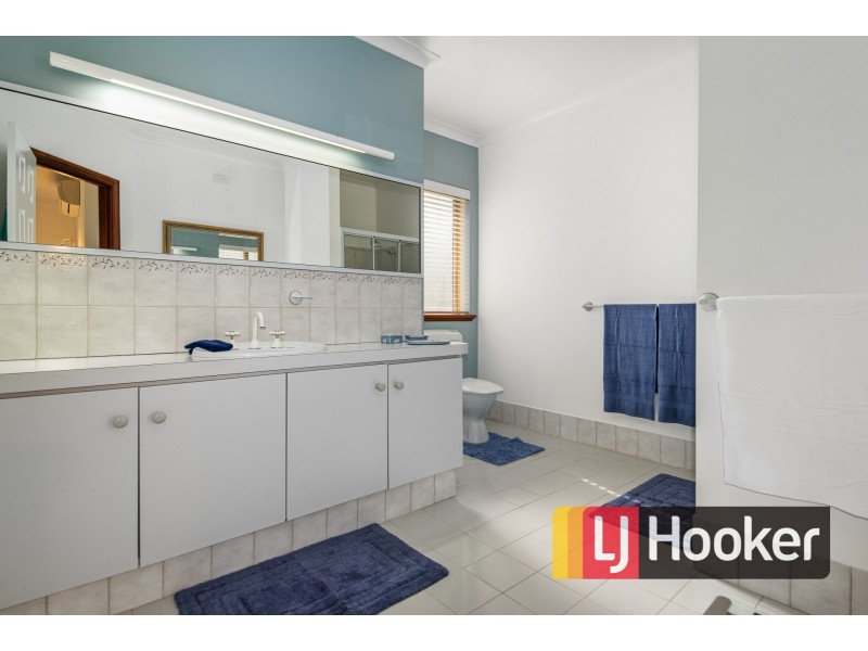 10 Hudson Place, Leschenault WA 6233