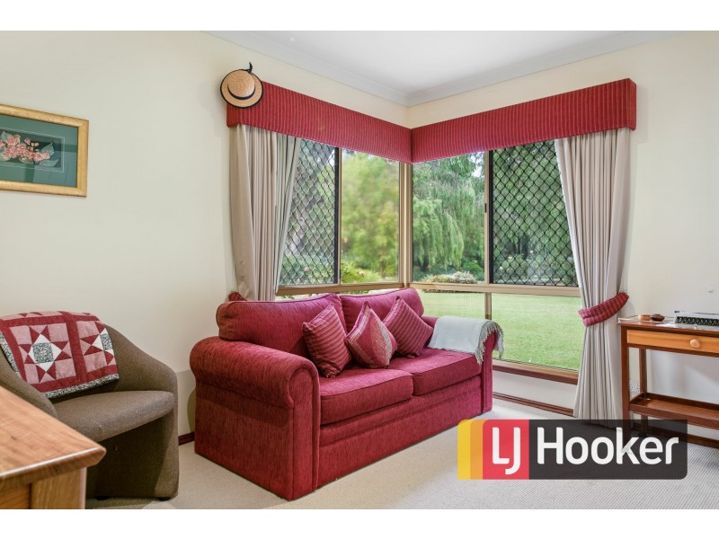 10 Hudson Place, Leschenault WA 6233