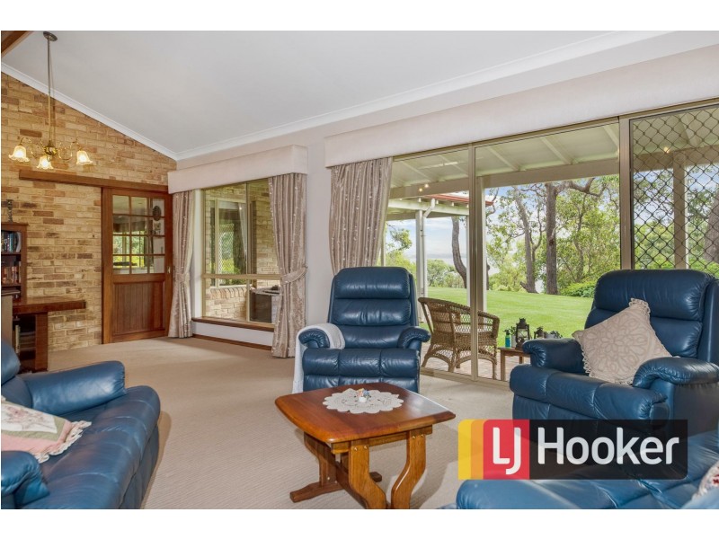 10 Hudson Place, Leschenault WA 6233