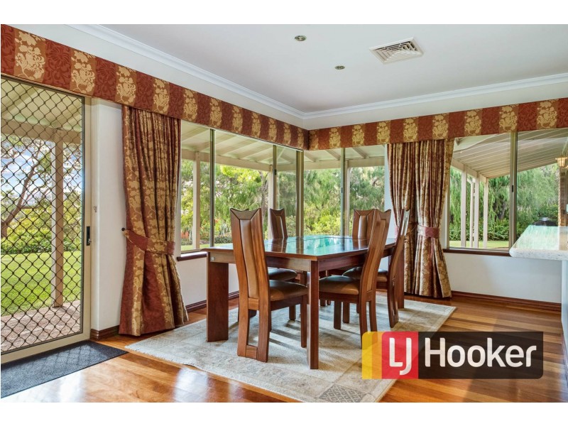 10 Hudson Place, Leschenault WA 6233