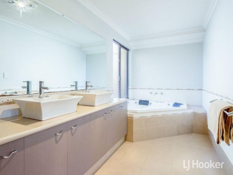 5 Midas Street, Carey Park WA 6230