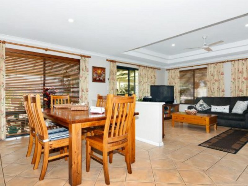 24 Barton Drive, Australind WA 6233