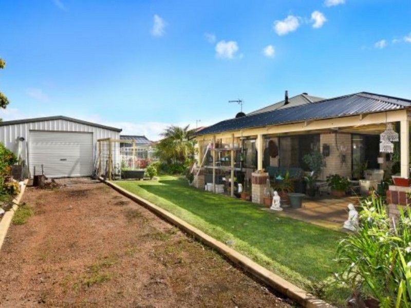 24 Barton Drive, Australind WA 6233