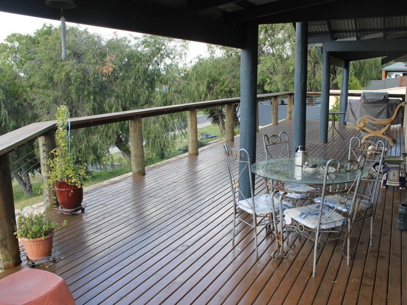 41 Hayfield Drive, Peppermint Grove Beach WA 6271