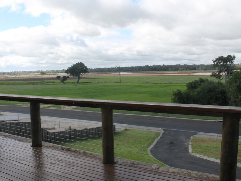 41 Hayfield Drive, Peppermint Grove Beach WA 6271