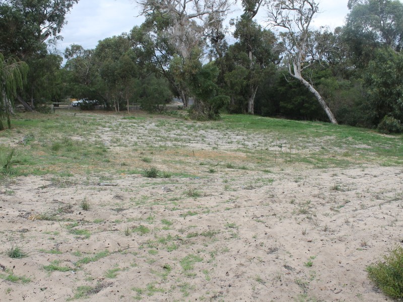 19 Wildflower Way, Leschenault WA 6233