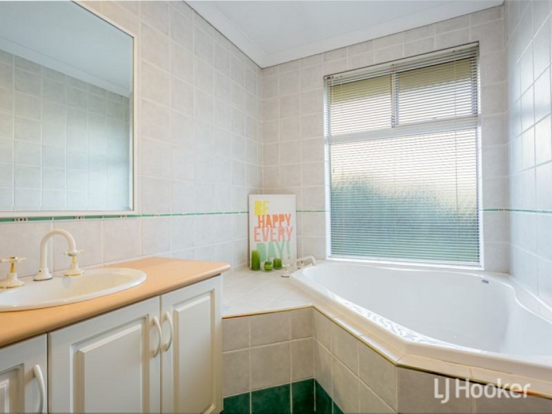 6 Bevan Loop, Roelands WA 6226