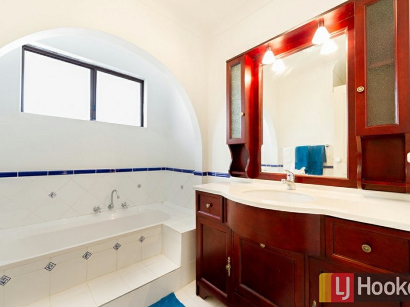 40 Underwood Street, Carey Park WA 6230