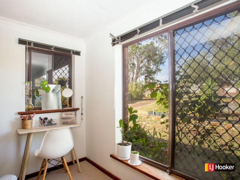 6 Sarah Place, Usher WA 6230