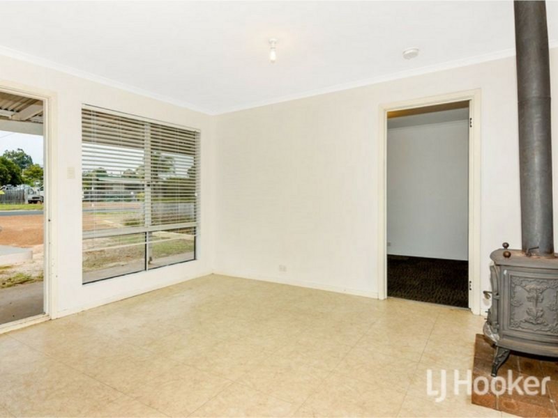 21 Moira Road, Collie WA 6225