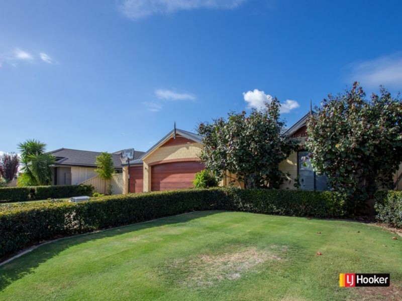 14 Greenough Place, Millbridge WA 6232