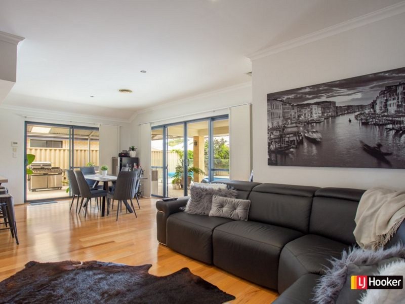 14 Greenough Place, Millbridge WA 6232