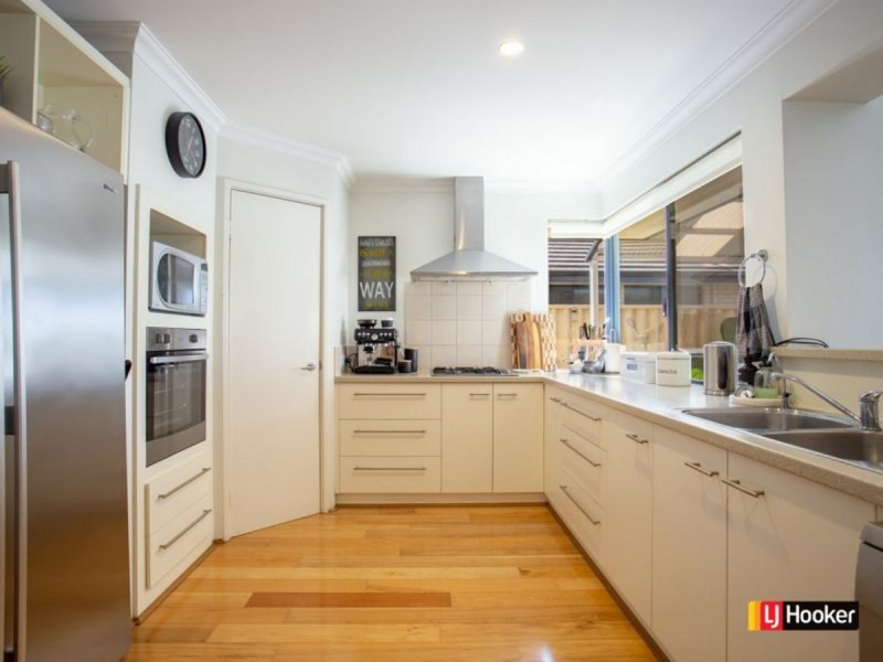 14 Greenough Place, Millbridge WA 6232