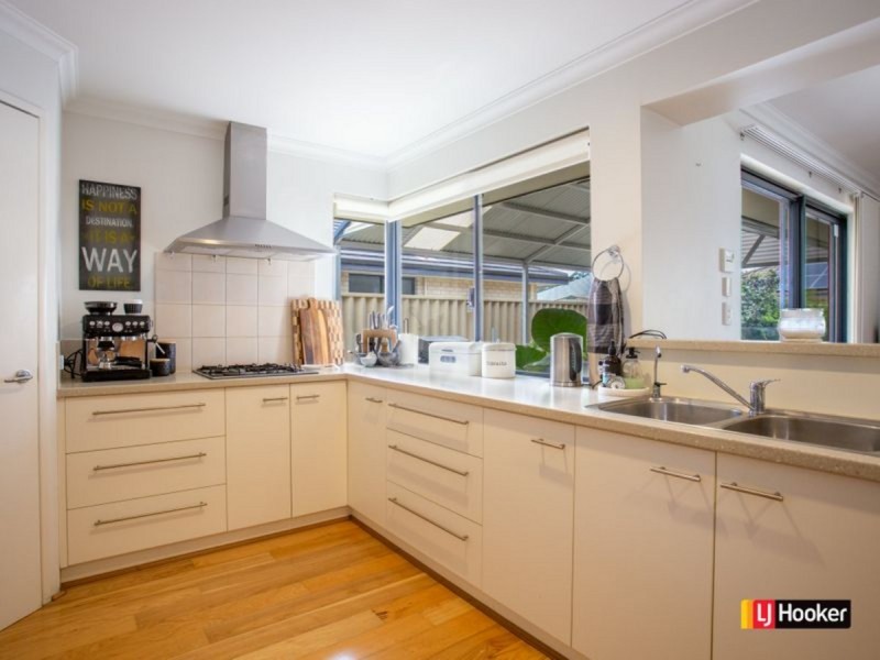 14 Greenough Place, Millbridge WA 6232