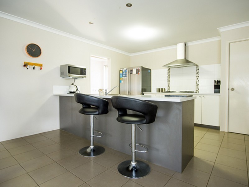 13 Neslite Road, Dalyellup WA 6230