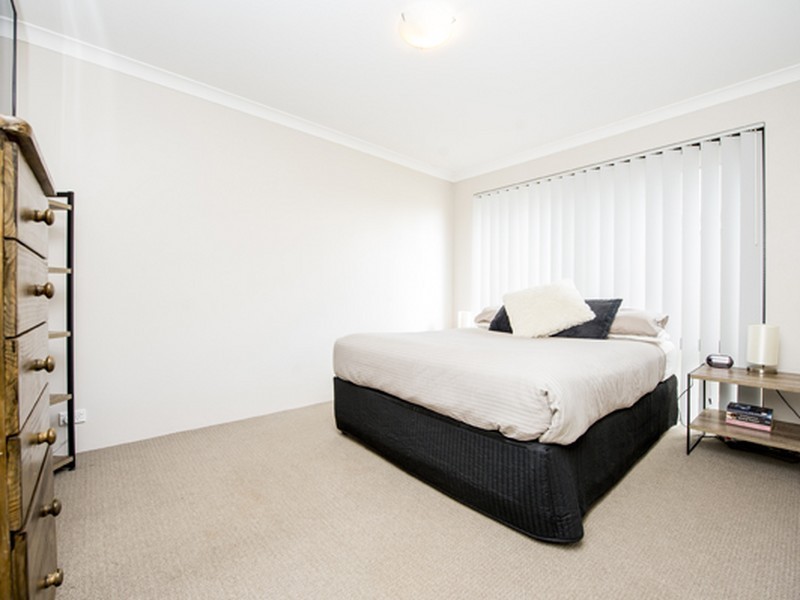 13 Neslite Road, Dalyellup WA 6230