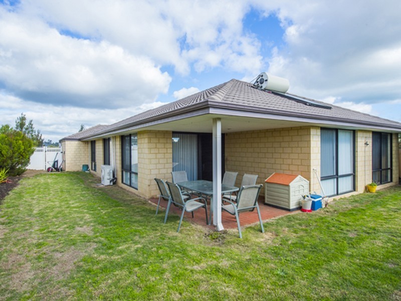 13 Neslite Road, Dalyellup WA 6230
