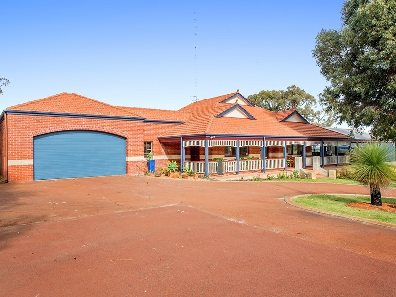 10 Shenton Close, Leschenault WA 6233