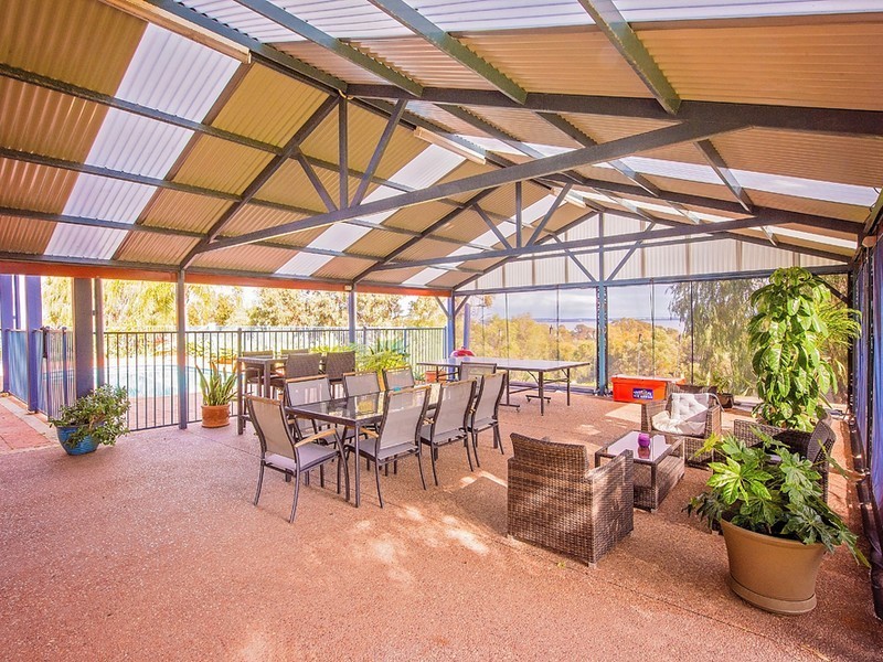 10 Shenton Close, Leschenault WA 6233