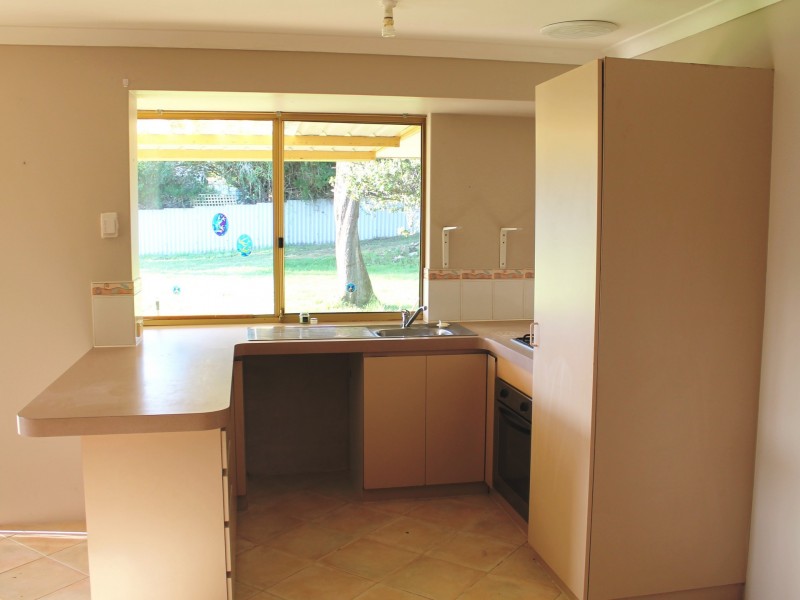 36 Jacaranda Crescent, Withers WA 6230