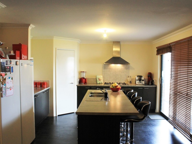 15 Friartuck Road, Dalyellup WA 6230